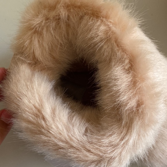 Pink - Picture 3 of 4